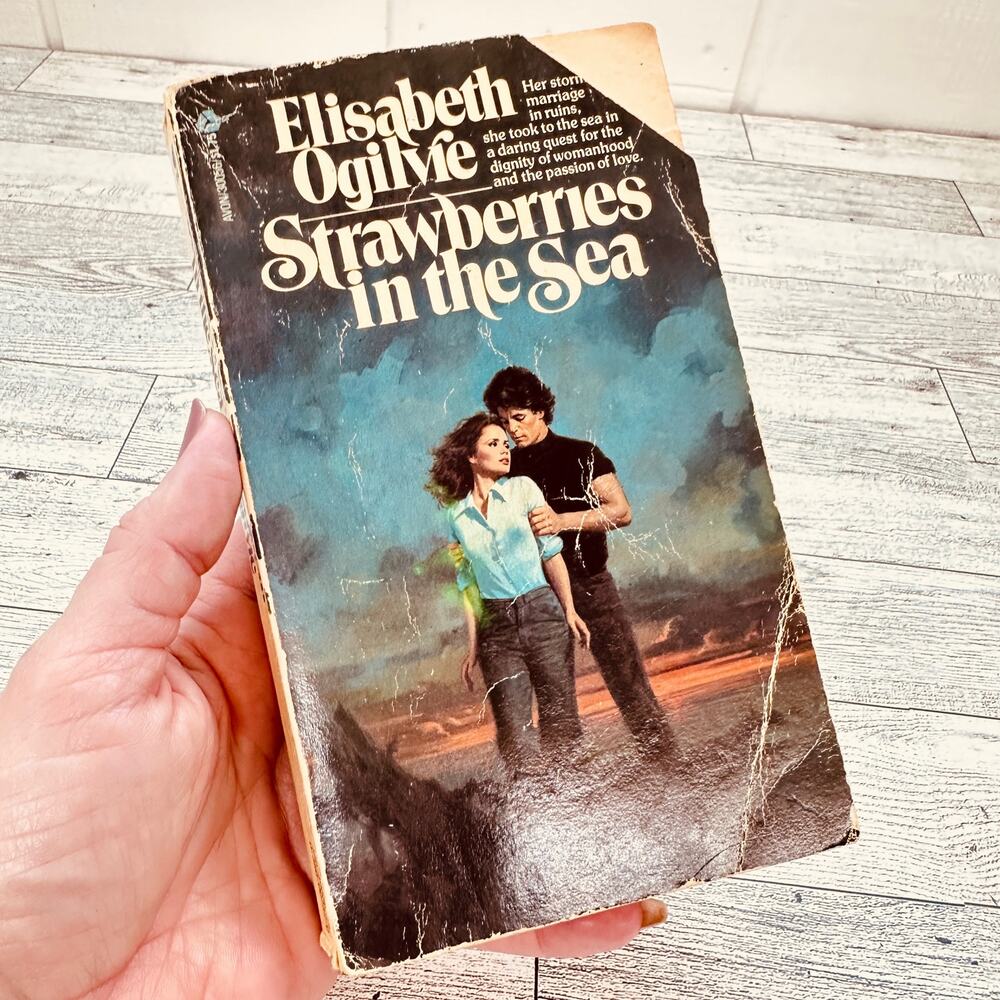 Strawberries In The Sea - Elisabeth Ogilvie 1977 Vtg Avon 1st Print Paperback PB